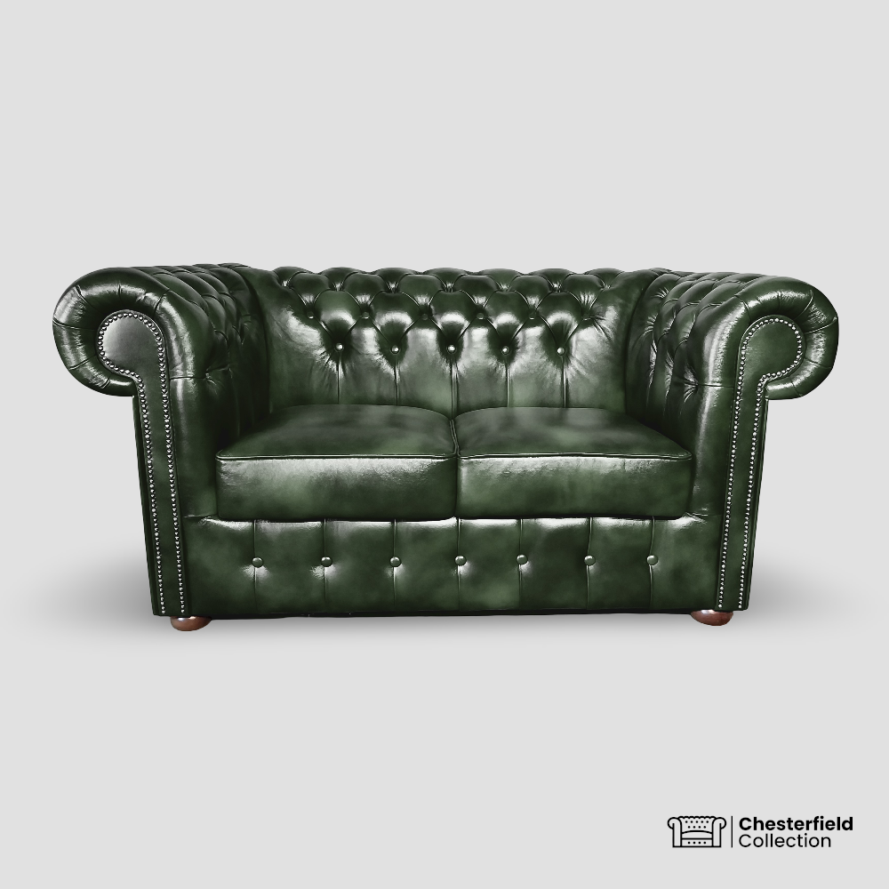 Canapé Chesterfield 2 places Vert Anglais, vue de face.