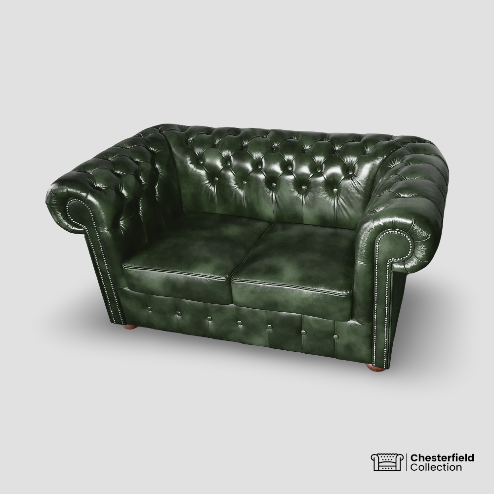 Canapé Chesterfield 2 places Vert Anglais, vue de profil côté droit.
